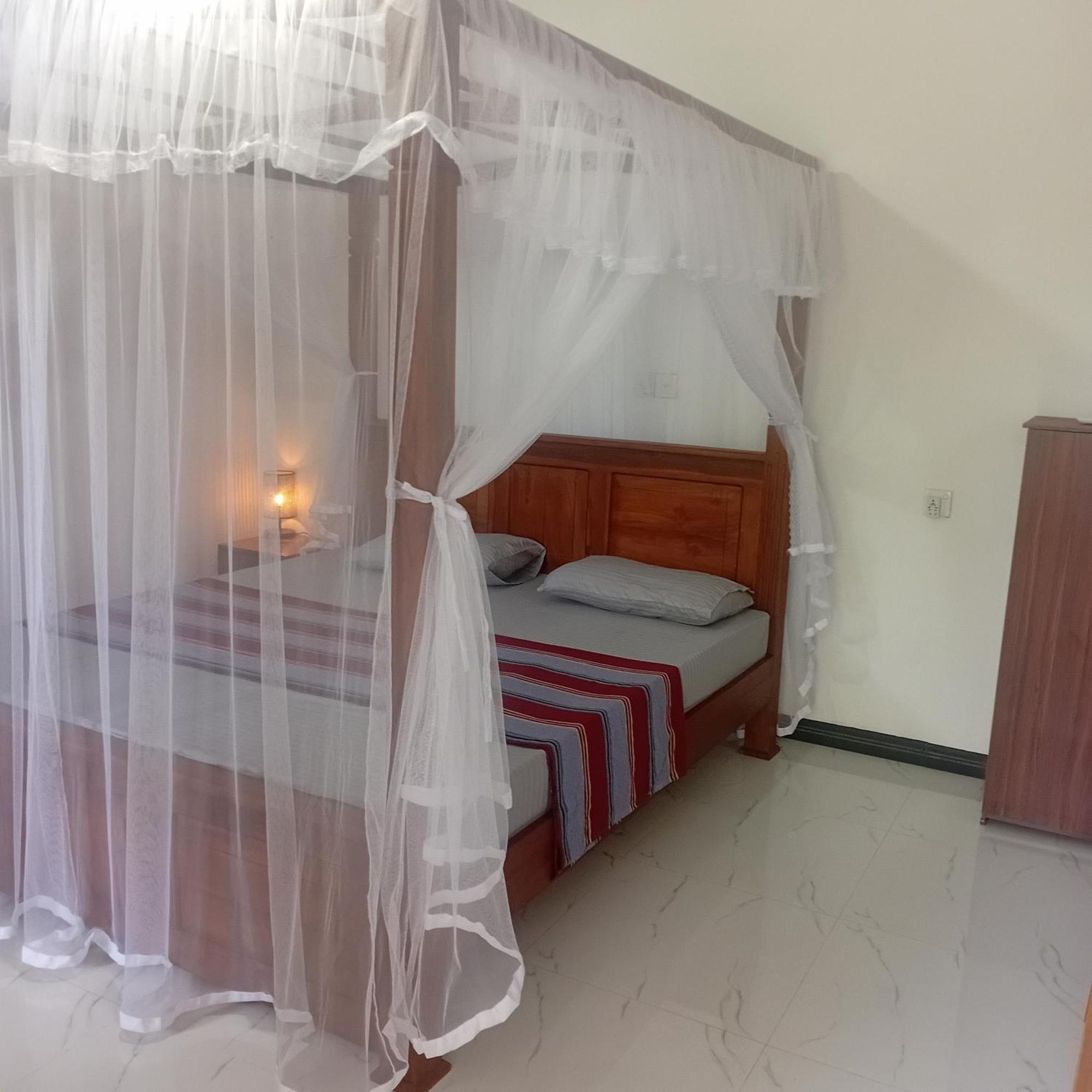Daasa Guest Mirissa Hotel Room photo